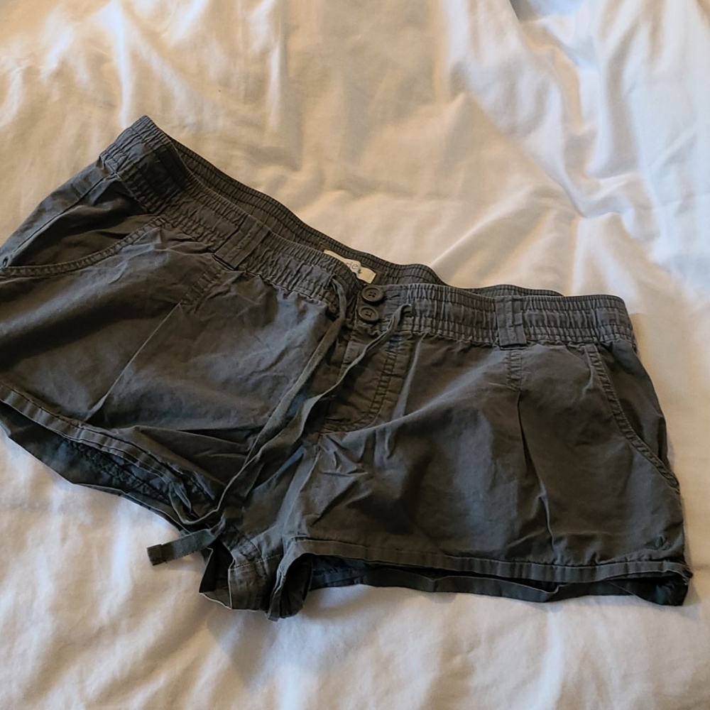 Shorts - Picture 2 of 5